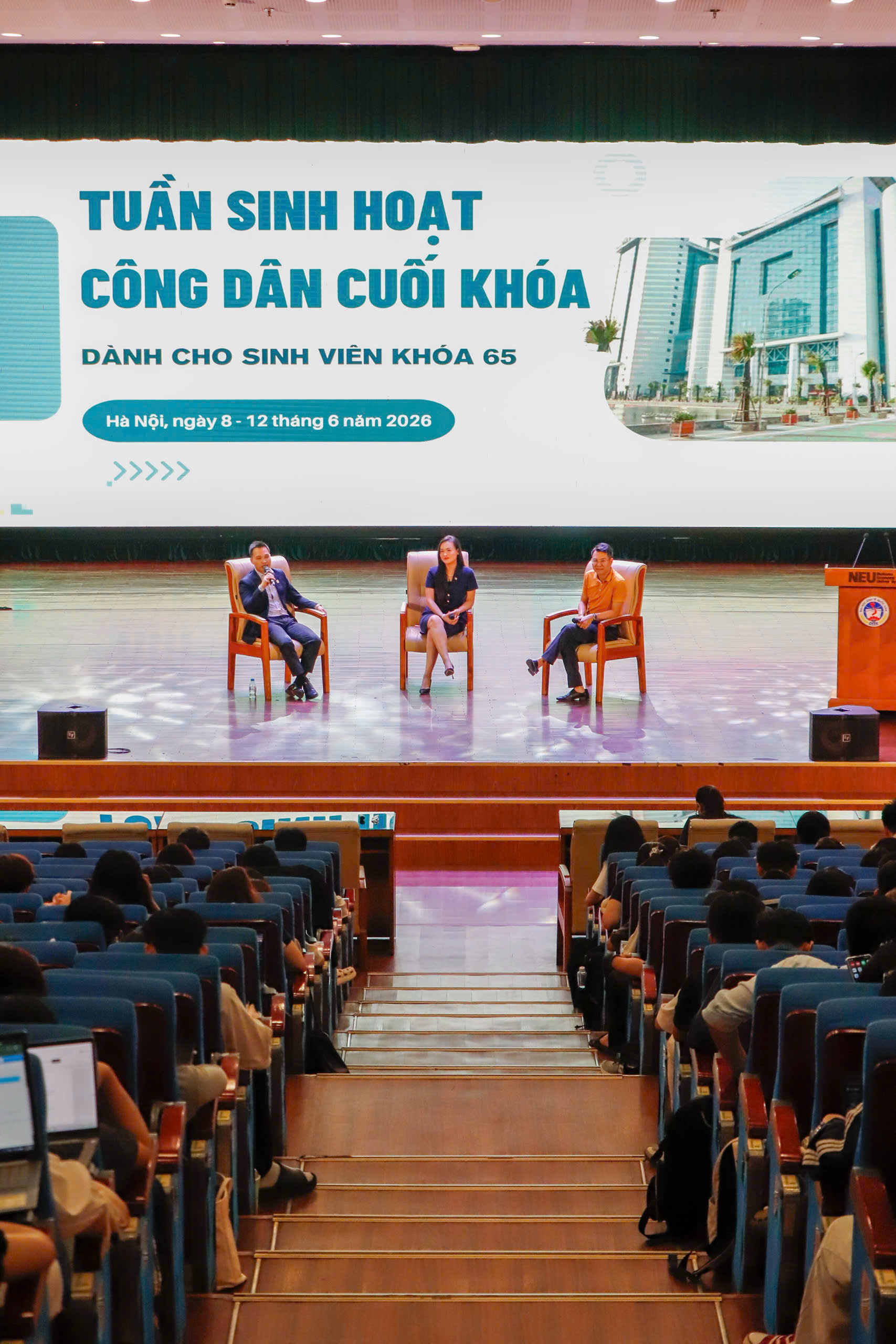 Toàn cảnh talk show hướng nghiệp có Khang Land Holdings tham gia tại NEU